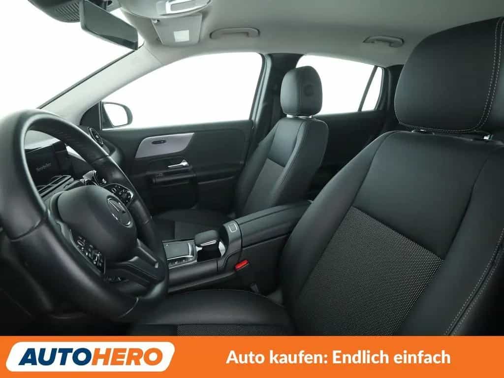 Mercedes-Benz GLA 180 Aut.*NAVI*TEMPO*CAM*PDC*SHZ* 03/2021-photo-9