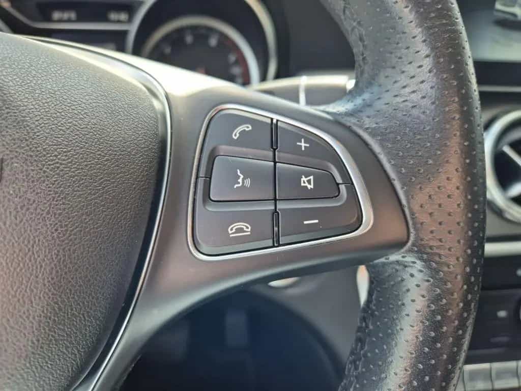 Mercedes-Benz GLA 200 7G-DCT Urban 10/2018-photo-10