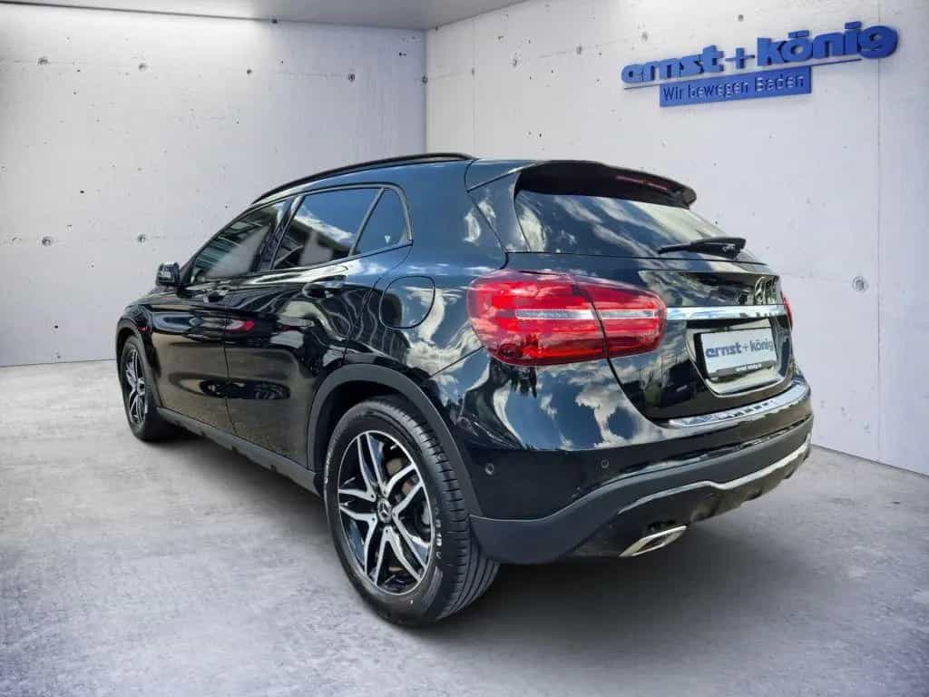Mercedes-Benz GLA 200 7G-DCT Urban 10/2018-photo-2