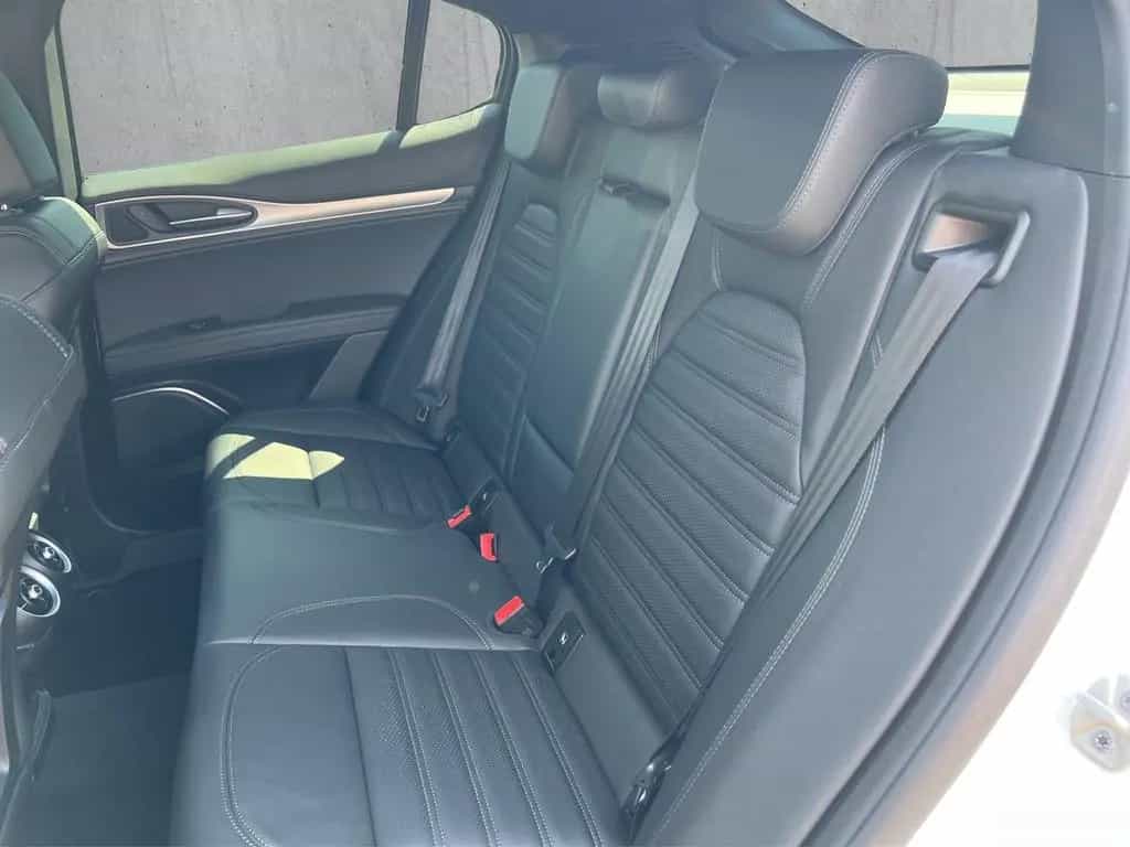 Alfa Romeo Stelvio Veloce Q4 Automatik 04/2022-photo-17