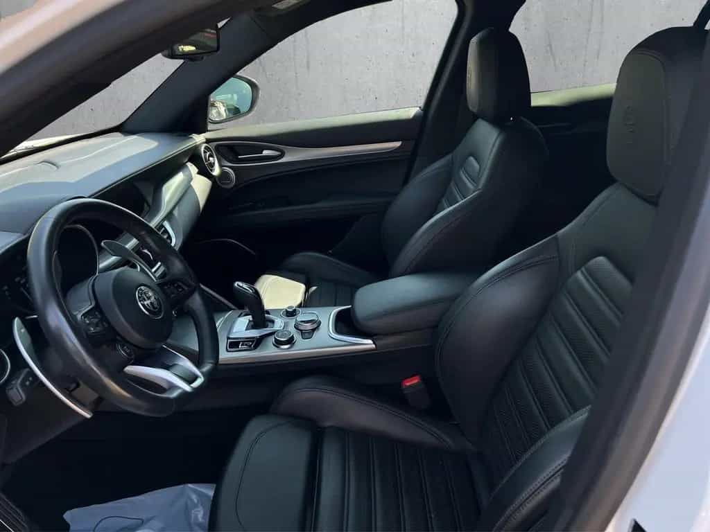Alfa Romeo Stelvio Veloce Q4 Automatik 04/2022-photo-9