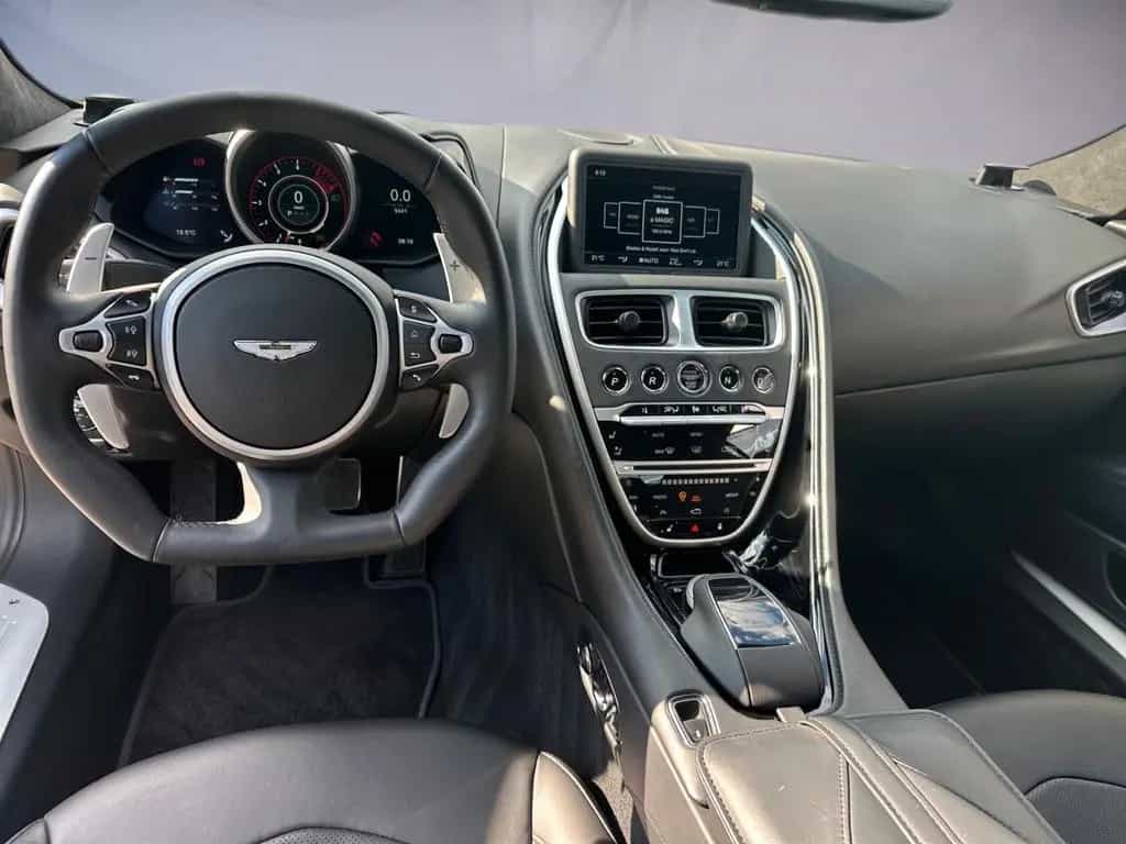 Aston Martin DBS / BeoSound / Xenon Grey 06/2019-photo-8
