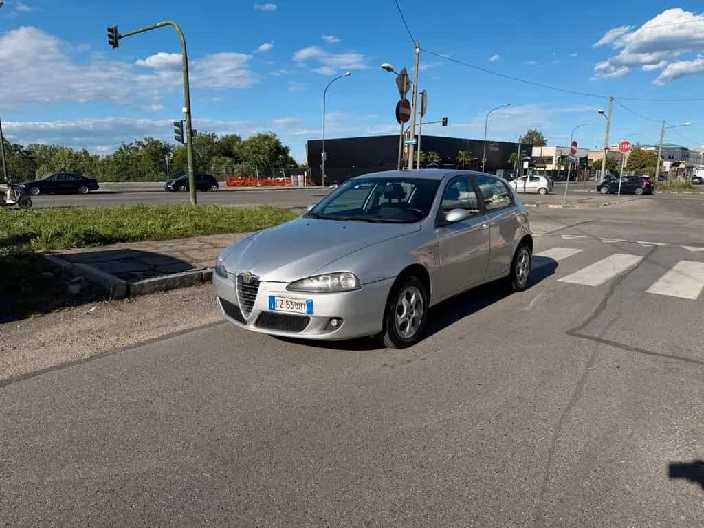 Alfa Romeo 147 1.9 JTD (120) 01/2006-photo-3