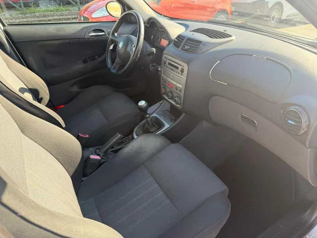 Alfa Romeo 147 1.9 JTD (120) 01/2006-photo-7