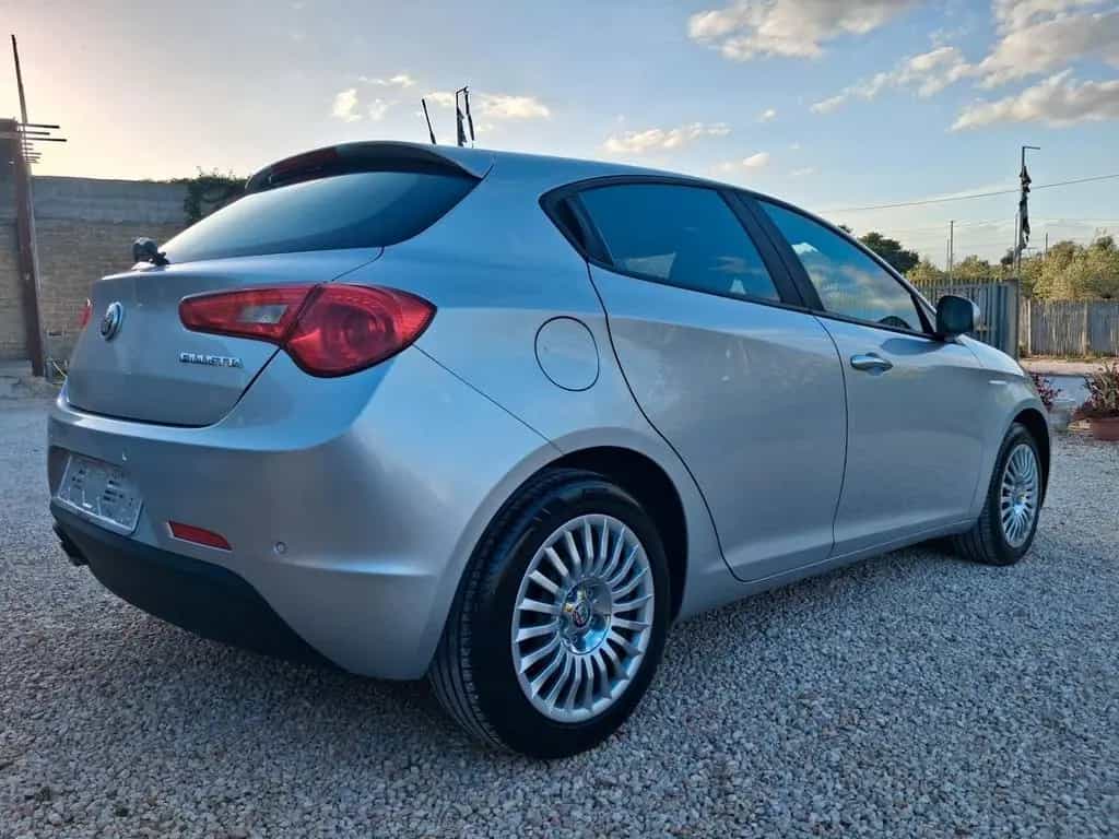 Alfa Romeo Giulietta 1.6 JTDm 120 CV anno2018 05/2018-photo-9