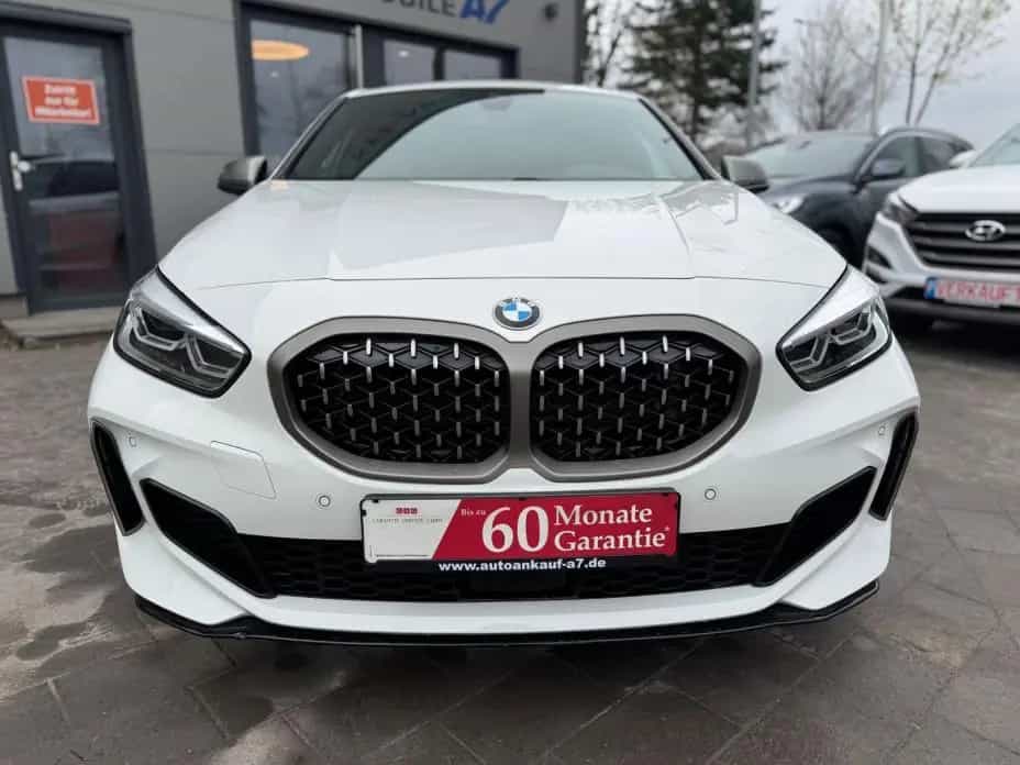 BMW M135 i xDrive 07/2021-photo-1