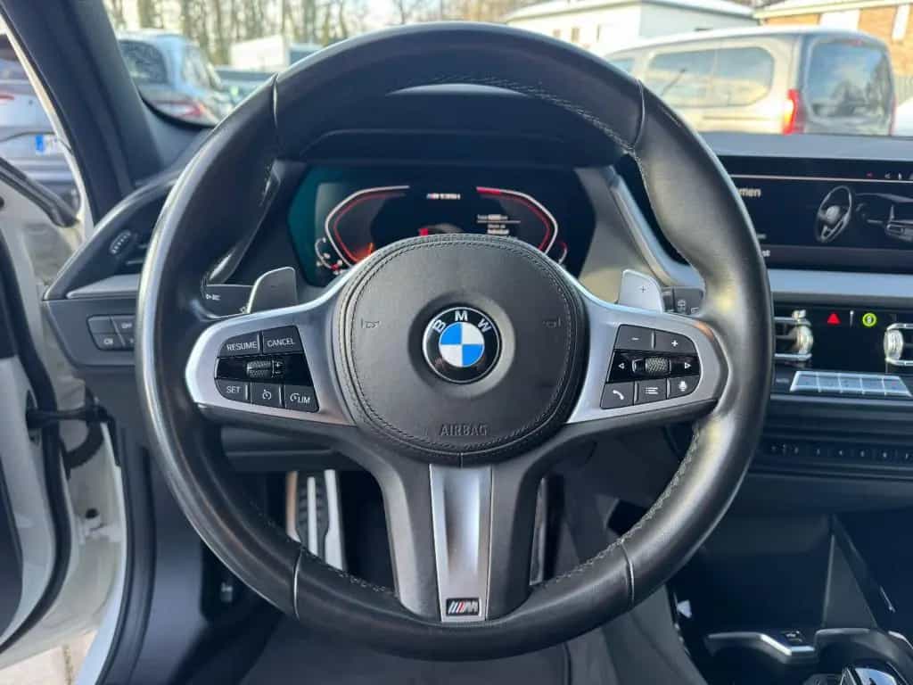 BMW M135 i xDrive 07/2021-photo-12