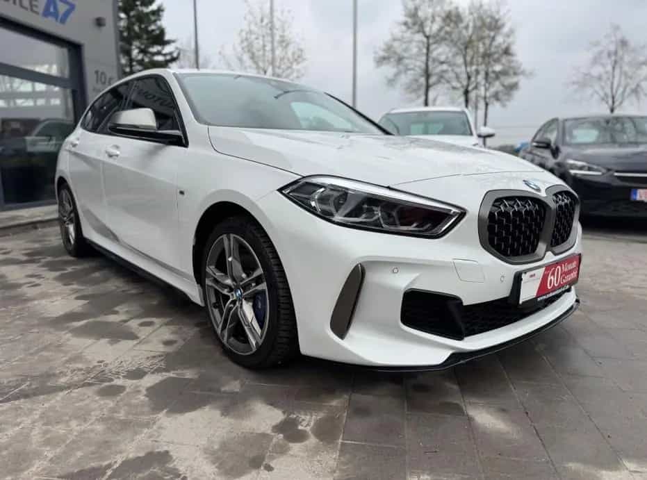 BMW M135 i xDrive 07/2021-photo-2