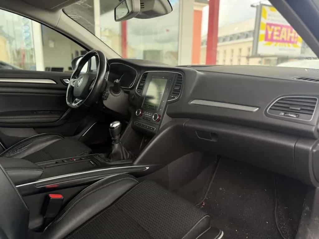 Renault Megane IV Grandtour BOSE-Edition NAVI/LEDER/SHZ 01/2020-photo-9
