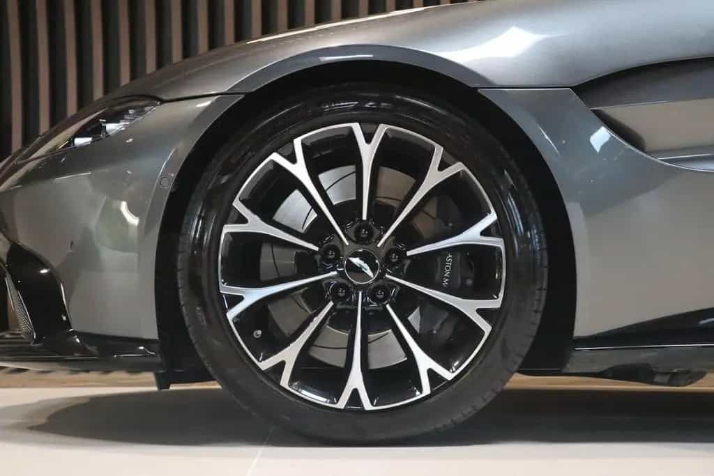 Aston Martin V8 Vantage 4.0 V8 - DT Wheels - Services AM 08/2019-photo-20