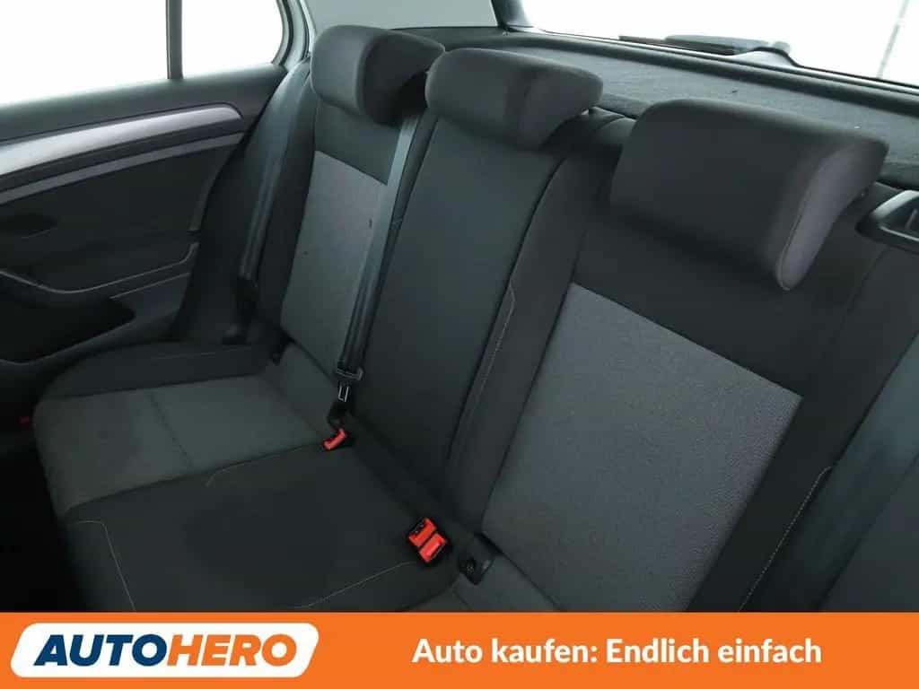 Volkswagen Golf VII 1.2 TSI Trendline BlueMotion Tech*AHK* 01/2016-photo-13