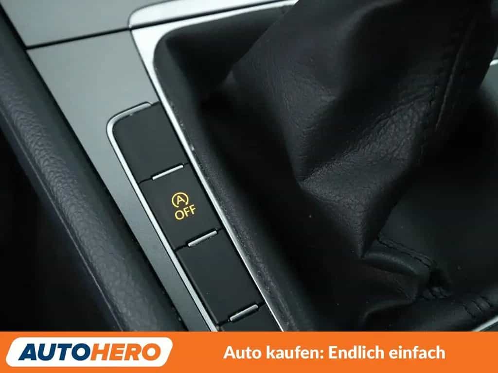 Volkswagen Golf VII 1.2 TSI Trendline BlueMotion Tech*AHK* 01/2016-photo-23