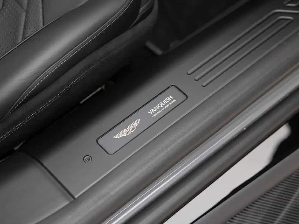 Aston Martin Vanquish |  | Titan Auspuff | Black Pack 03/2025-photo-26