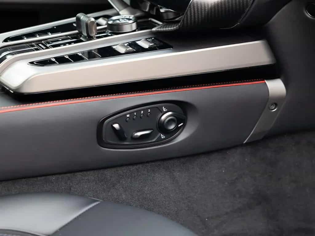 Aston Martin Vanquish |  | Titan Auspuff | Black Pack 03/2025-photo-28