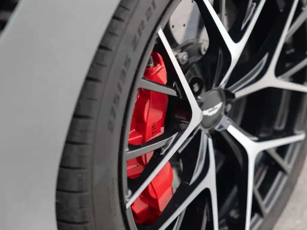 Aston Martin Vanquish |  | Titan Auspuff | Black Pack 03/2025-photo-8