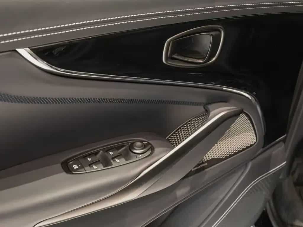 Aston Martin DBX 707 MJ 25 09/2025-photo-24