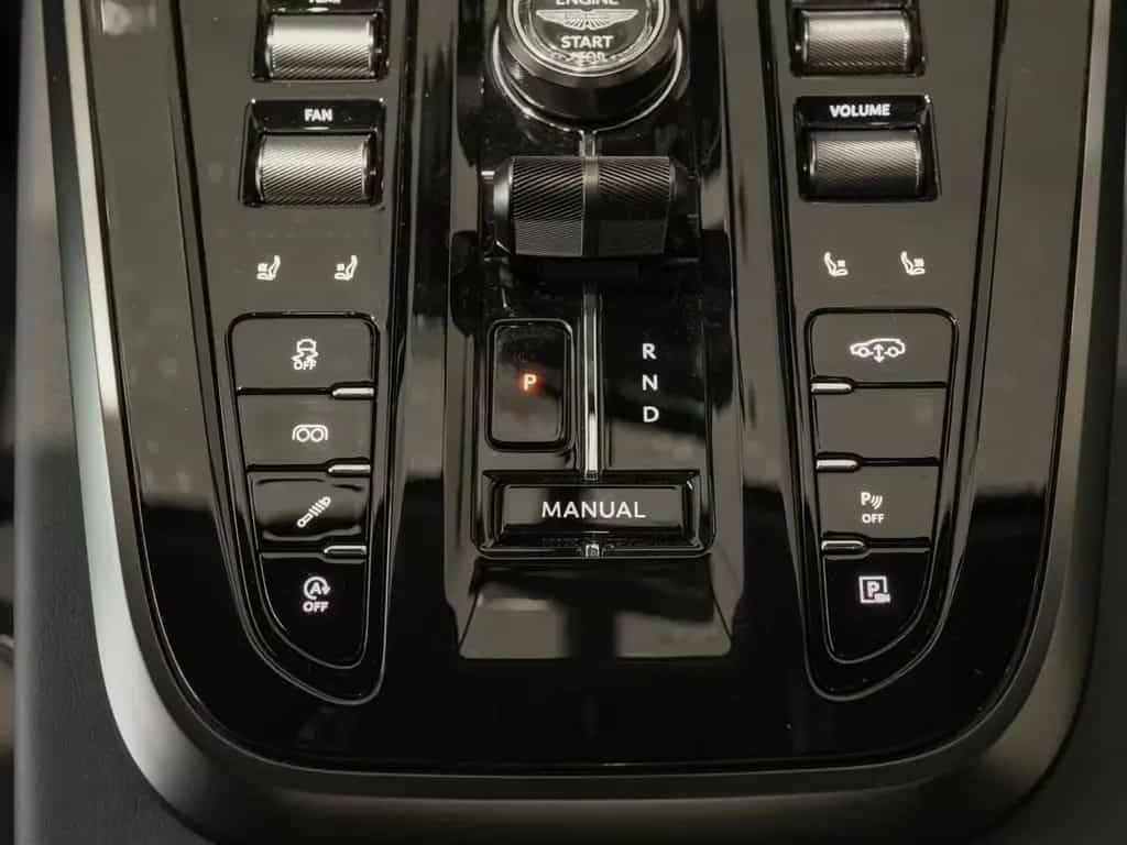 Aston Martin DBX 707 MJ 25 09/2025-photo-29