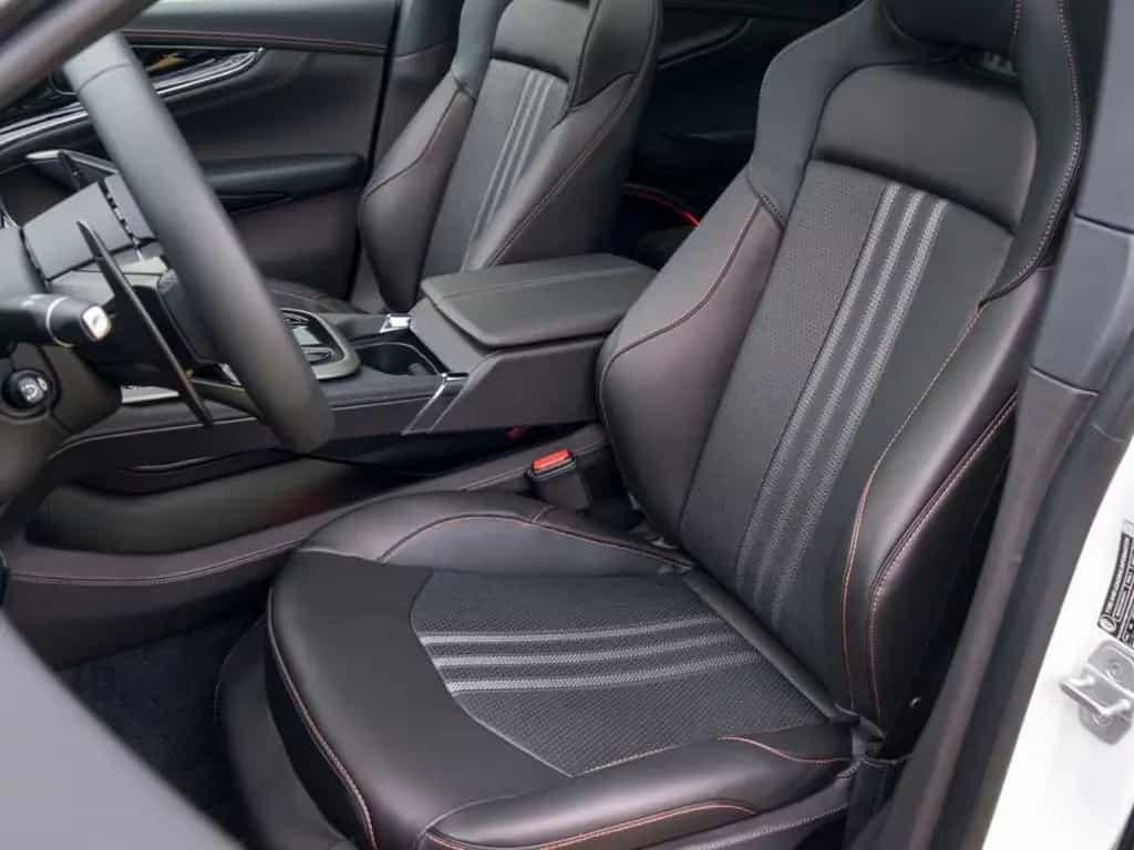 Aston Martin DBX 707 null-photo-11