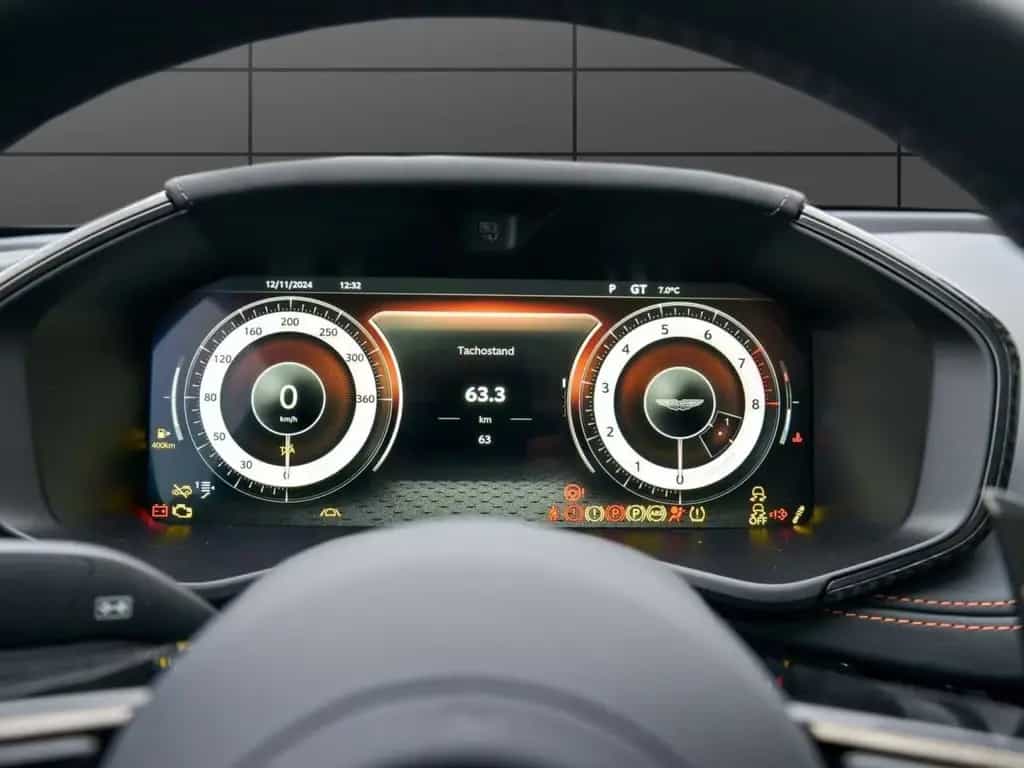 Aston Martin DBX 707 null-photo-16