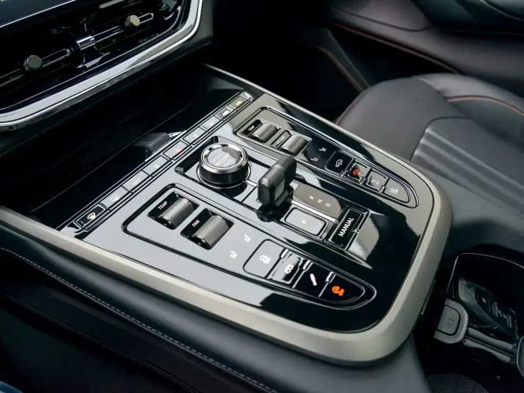 Aston Martin DBX 707 null-photo-17