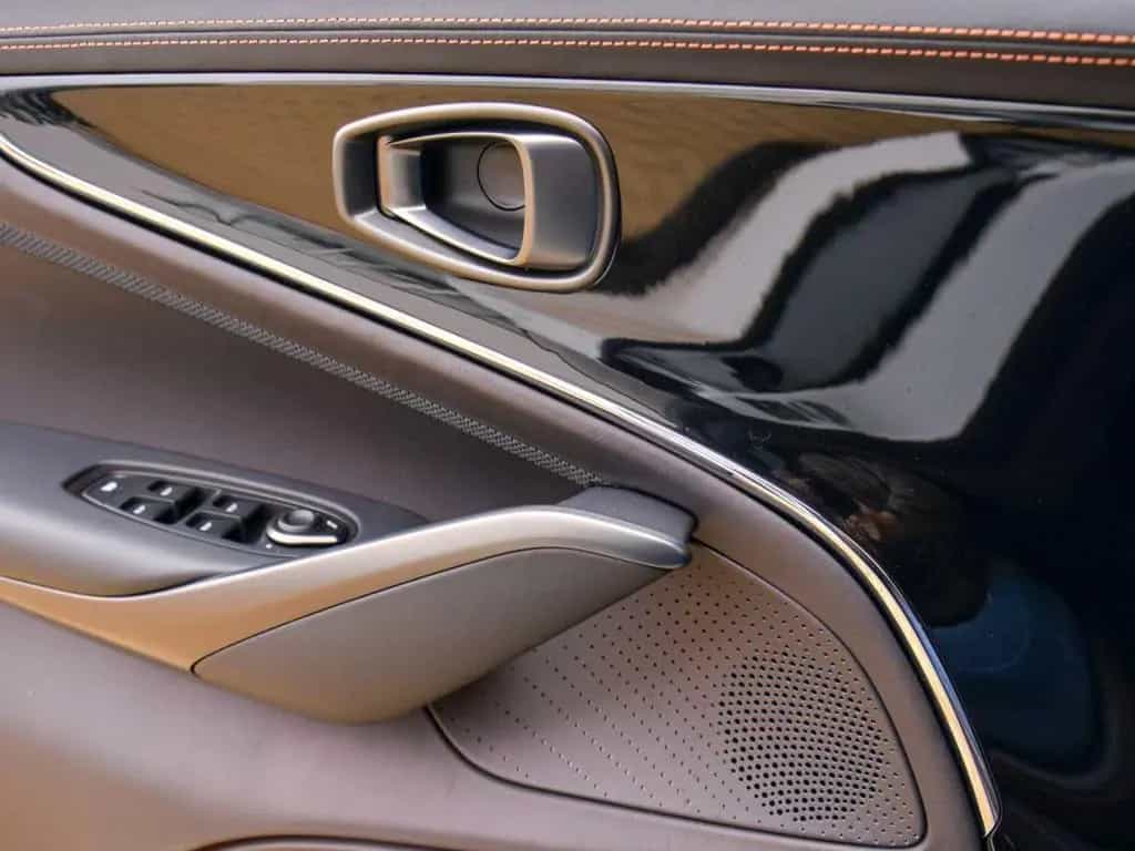Aston Martin DBX 707 null-photo-22