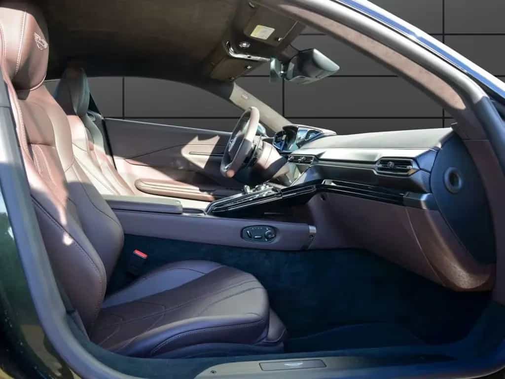 Aston Martin V8 Vantage Coupe null-photo-14