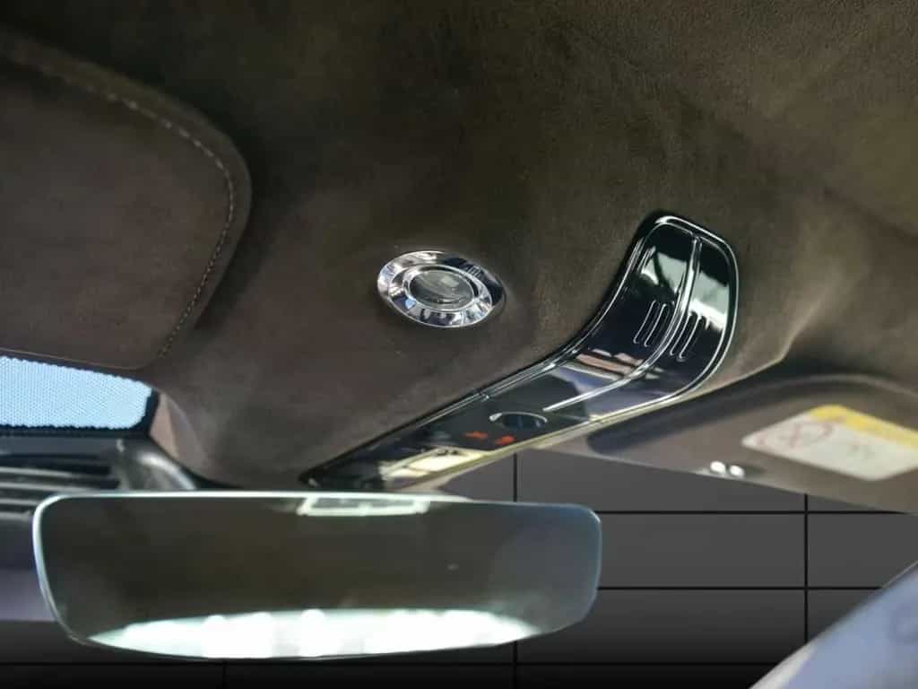 Aston Martin V8 Vantage Coupe null-photo-27