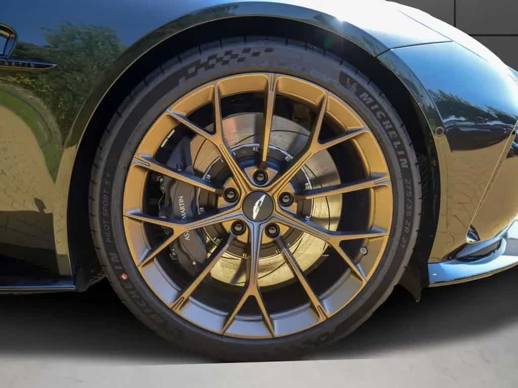 Aston Martin V8 Vantage Coupe null-photo-7