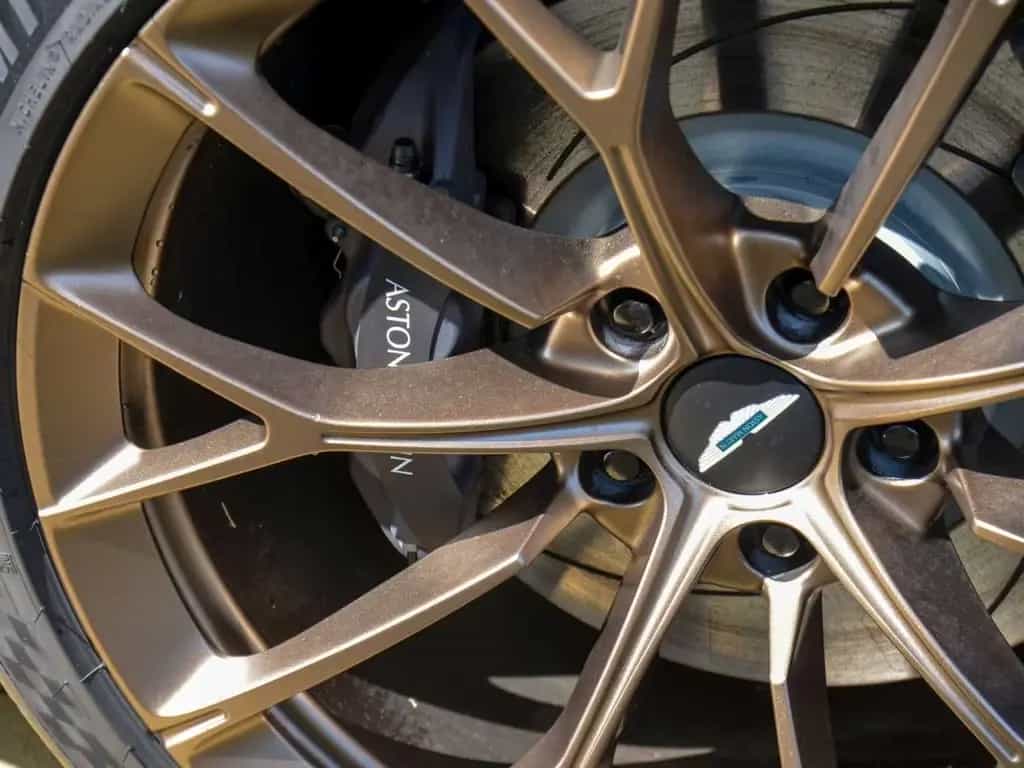 Aston Martin V8 Vantage Coupe null-photo-9