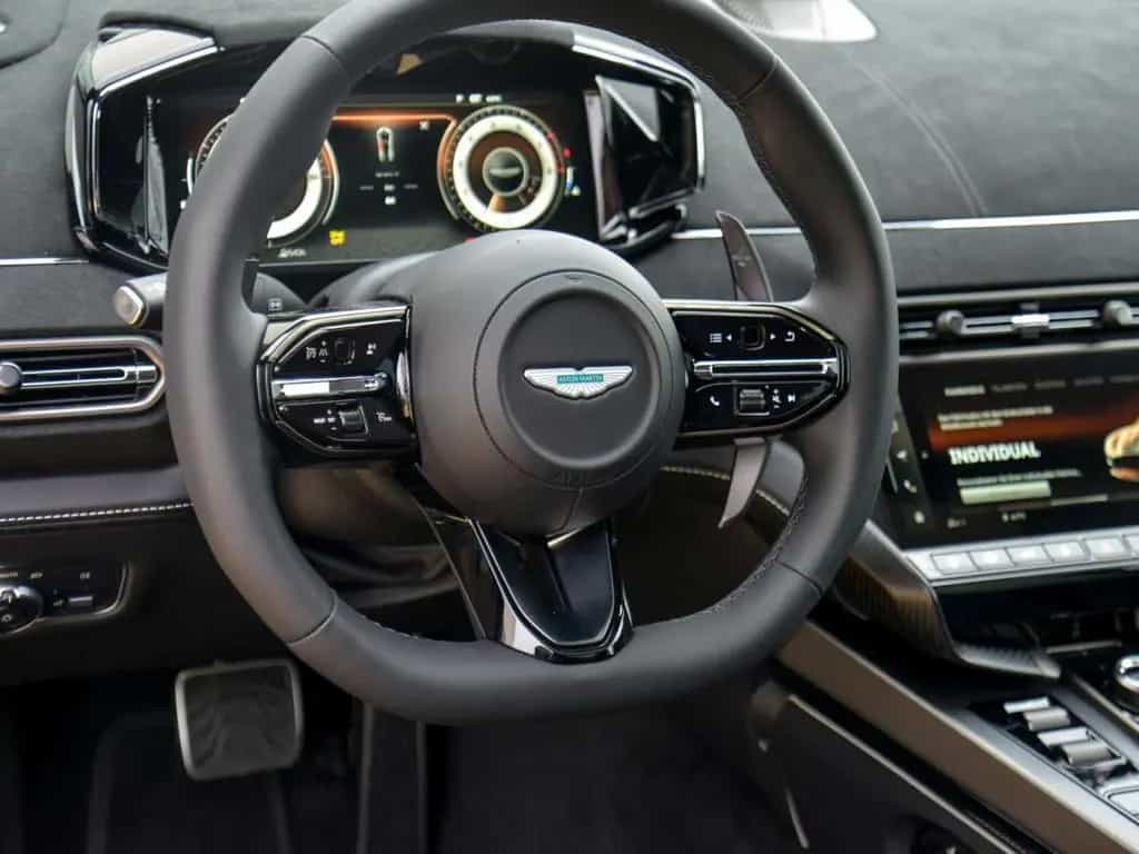 Aston Martin Vanquish Coupe 01/2025-photo-10