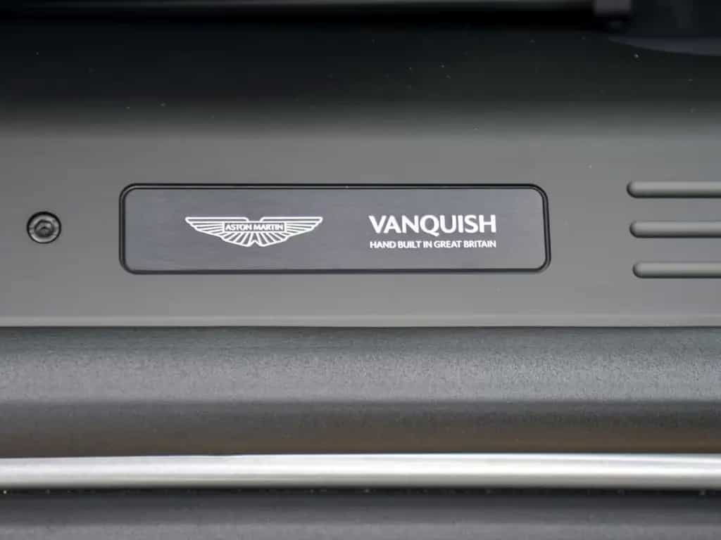 Aston Martin Vanquish Coupe 01/2025-photo-21