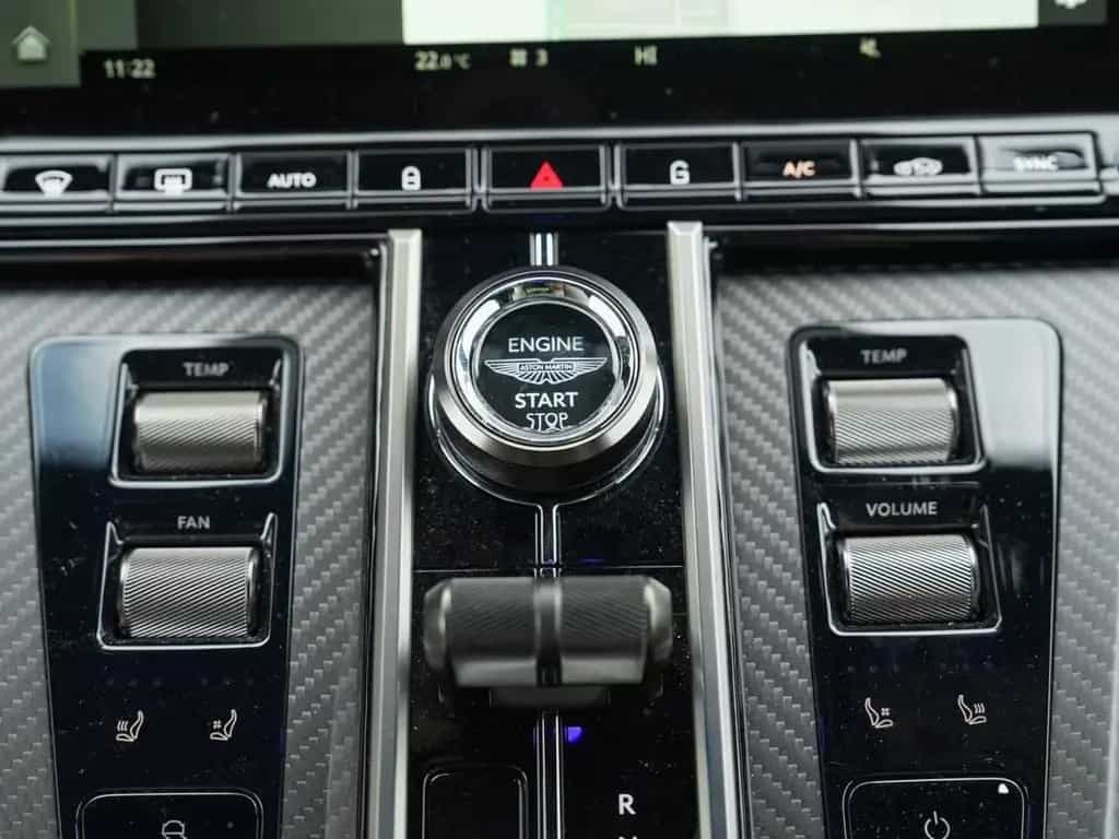 Aston Martin V8 Vantage Roadster ++NP. 283.000€++ 09/2025-photo-15