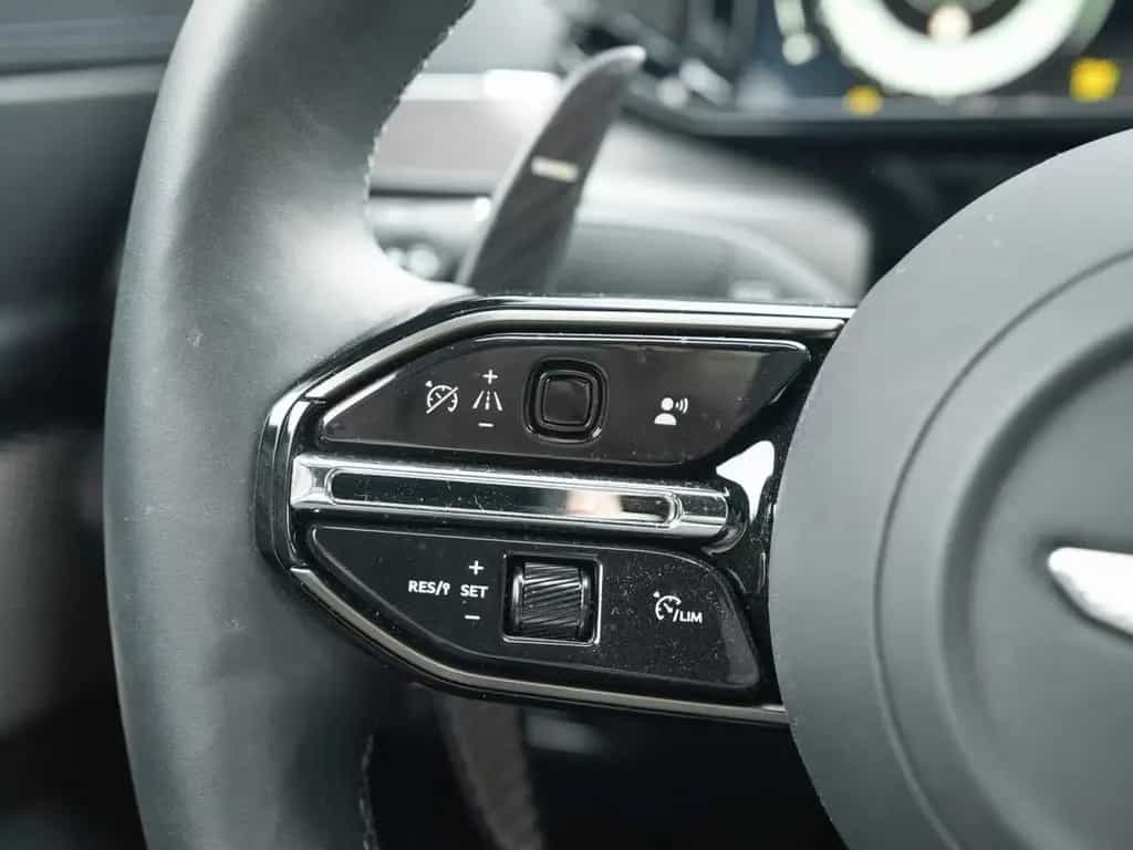 Aston Martin V8 Vantage Roadster ++NP. 283.000€++ 09/2025-photo-17