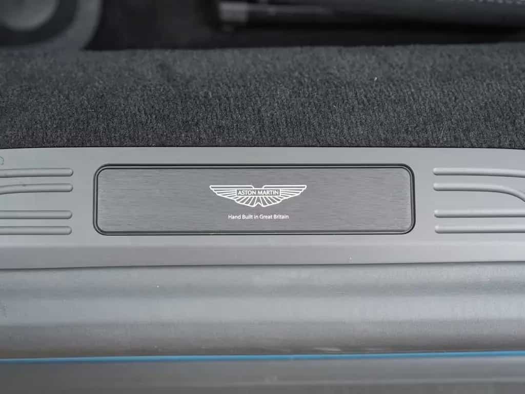 Aston Martin V8 Vantage Roadster ++NP. 283.000€++ 09/2025-photo-21