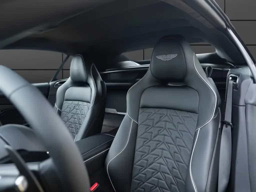Aston Martin Vanquish Volante UVP 507.400€ 01/2026-photo-12