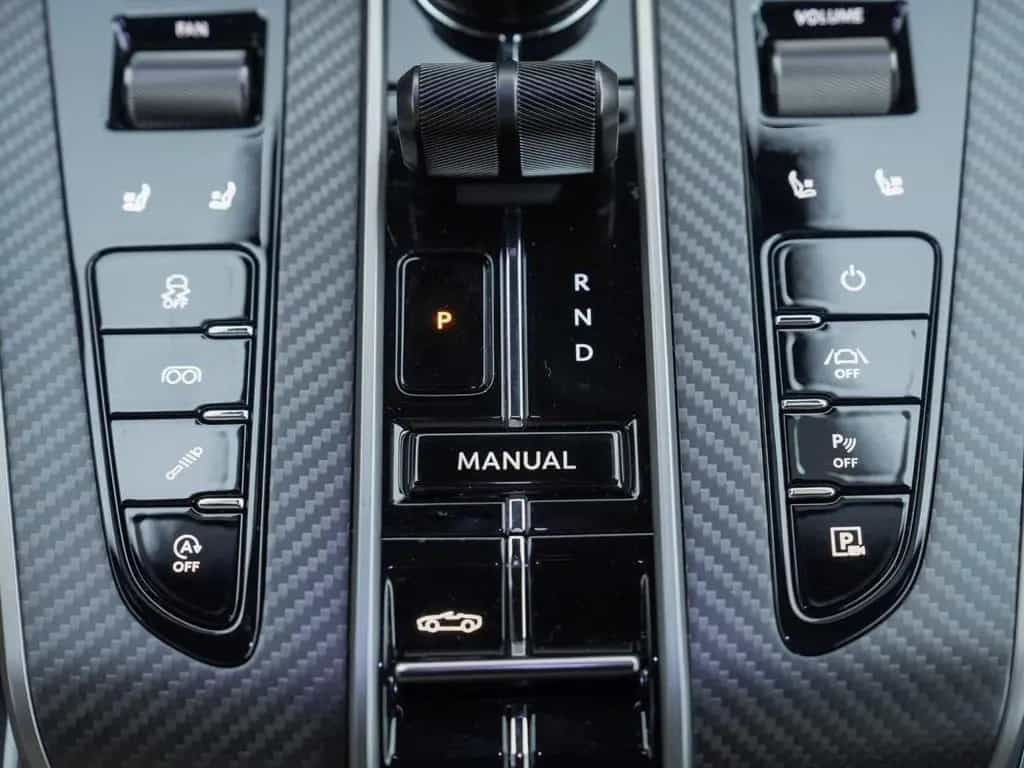Aston Martin Vanquish Volante UVP 507.400€ 01/2026-photo-20