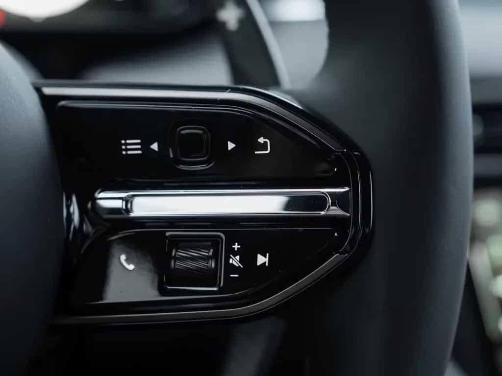 Aston Martin Vanquish Volante UVP 507.400€ 01/2026-photo-27