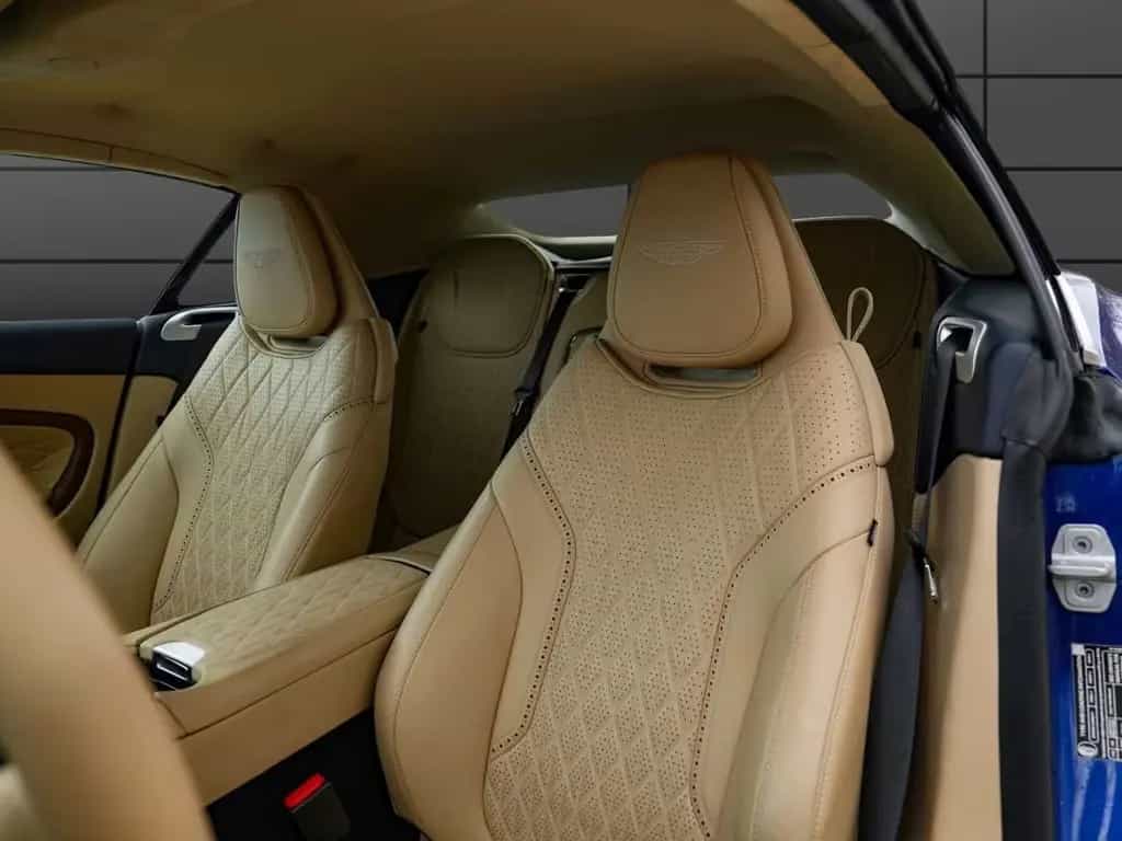 Aston Martin DB12 Volante 05/2024-photo-13