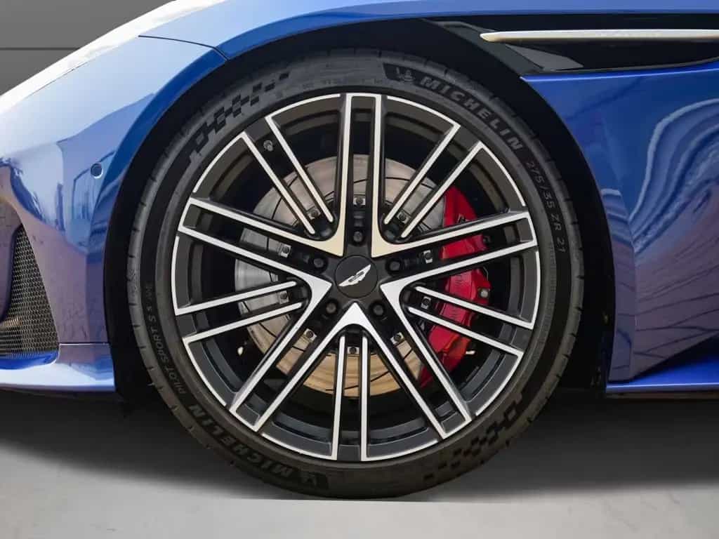Aston Martin DB12 Volante 05/2024-photo-8