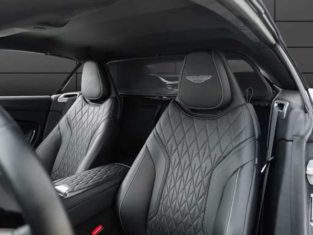 Aston Martin DB12 Volante 06/2024-photo-14