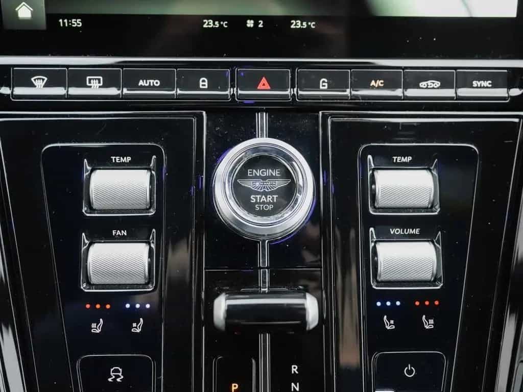 Aston Martin DB12 Volante 06/2024-photo-25