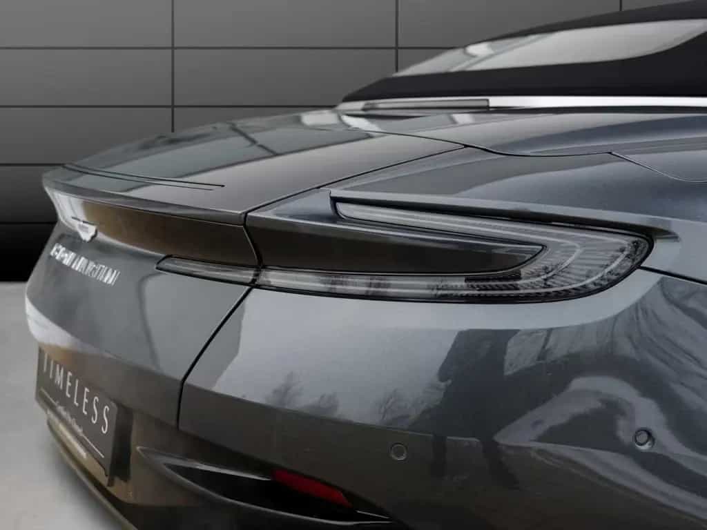 Aston Martin DB12 Volante 06/2024-photo-4