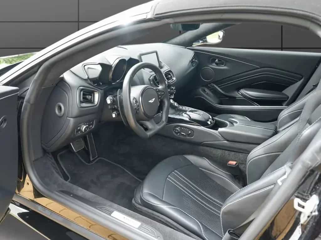 Aston Martin V8 Vantage Roadster 04/2022-photo-1