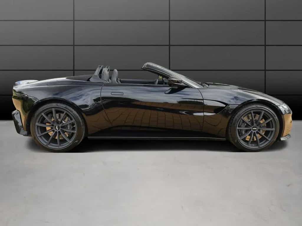 Aston Martin V8 Vantage Roadster 04/2022-photo-24