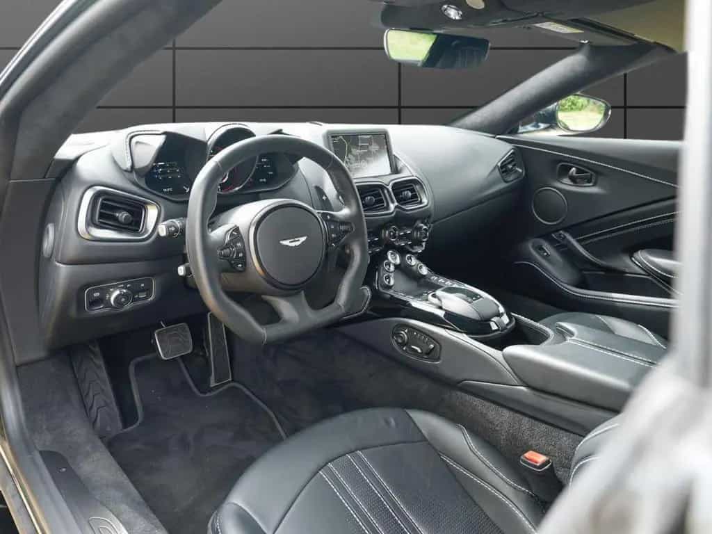 Aston Martin V8 Vantage Roadster 04/2022-photo-8