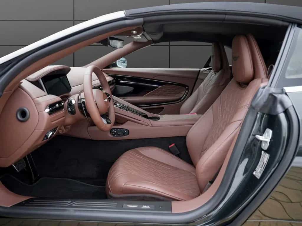 Aston Martin DB12 Volante null-photo-13