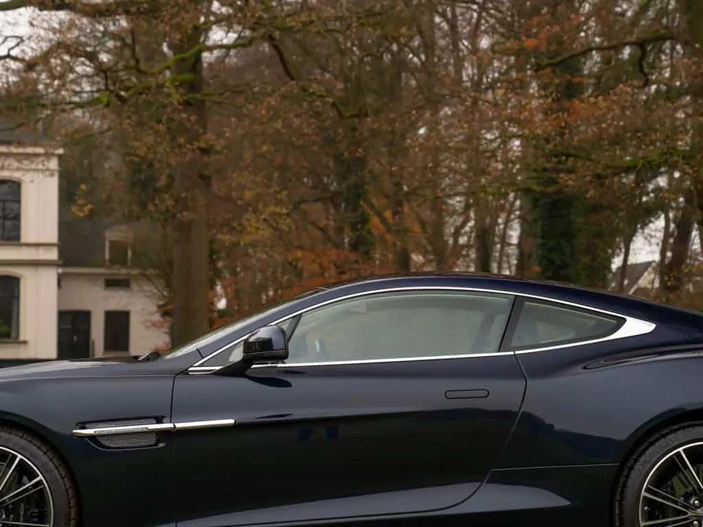 Aston Martin Vanquish 6.0 V12 Touchtronic | Carbon Exterior | 01/2014-photo-32
