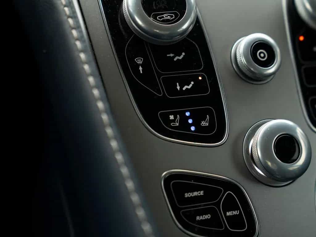 Aston Martin Vanquish 6.0 V12 Touchtronic | Carbon Exterior | 01/2014-photo-47