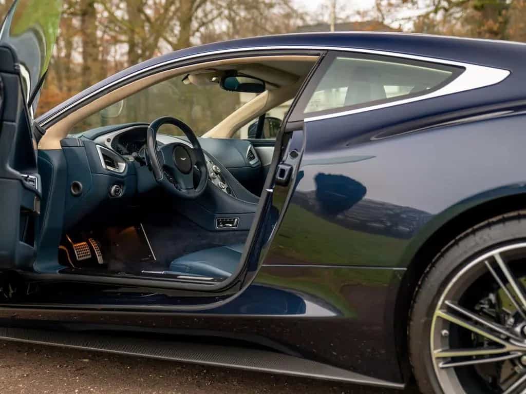 Aston Martin Vanquish 6.0 V12 Touchtronic | Carbon Exterior | 01/2014-photo-6