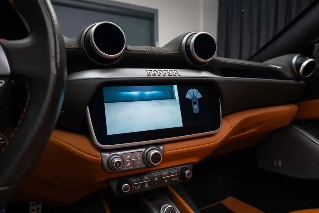 Ferrari Portofino 3.9 T V8 DCT JBL Passenger Display R22 08/2019-photo-20